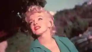 marilyn monroe tits|Marilyn Monroe: So heiß war ihr Playboy